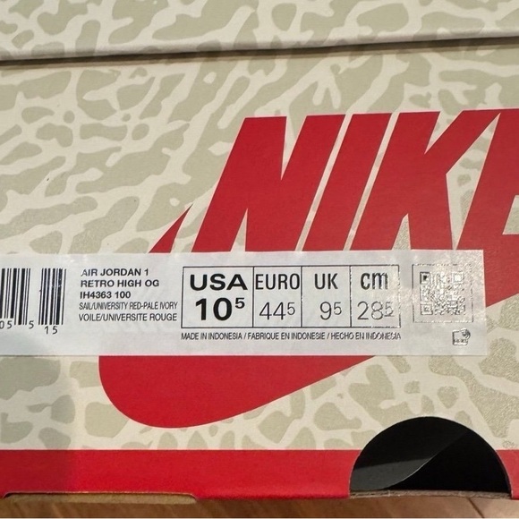 Air Jordan 1 Retro High OG - Picture 7 of 7